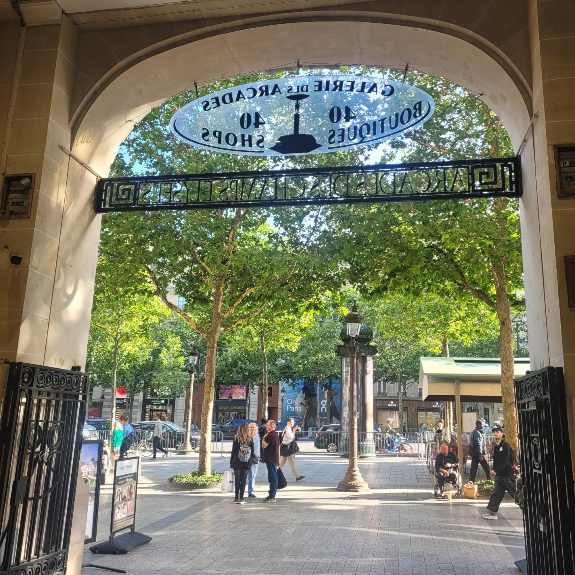 Bel Appartement Champs Elysees Avec 2 Chambres Paris Exterior foto